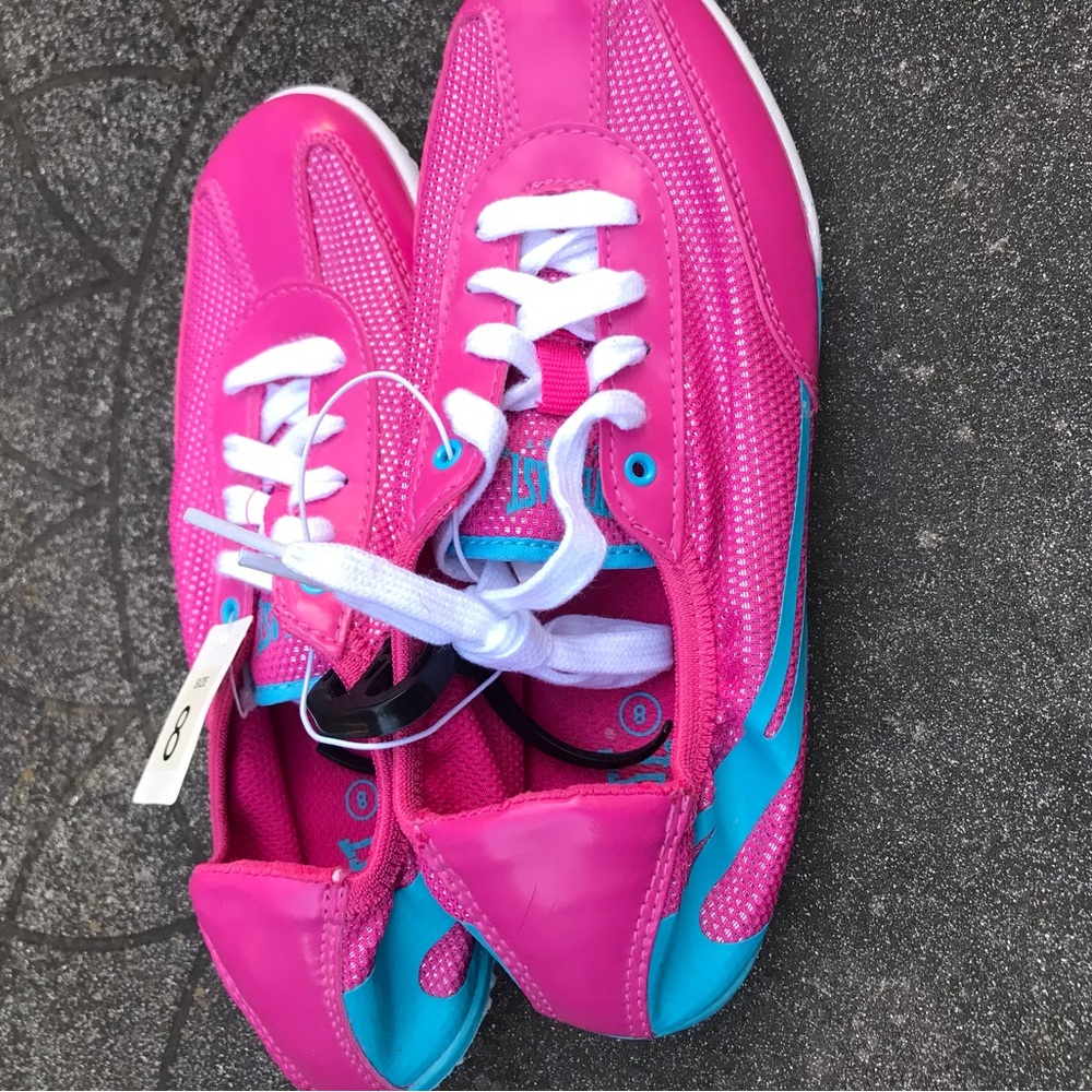 NWT~ Everlast Athletic Shoes SZ 8